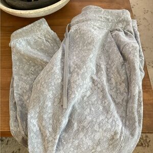 Lululemon Athletica Textured Gray Pants